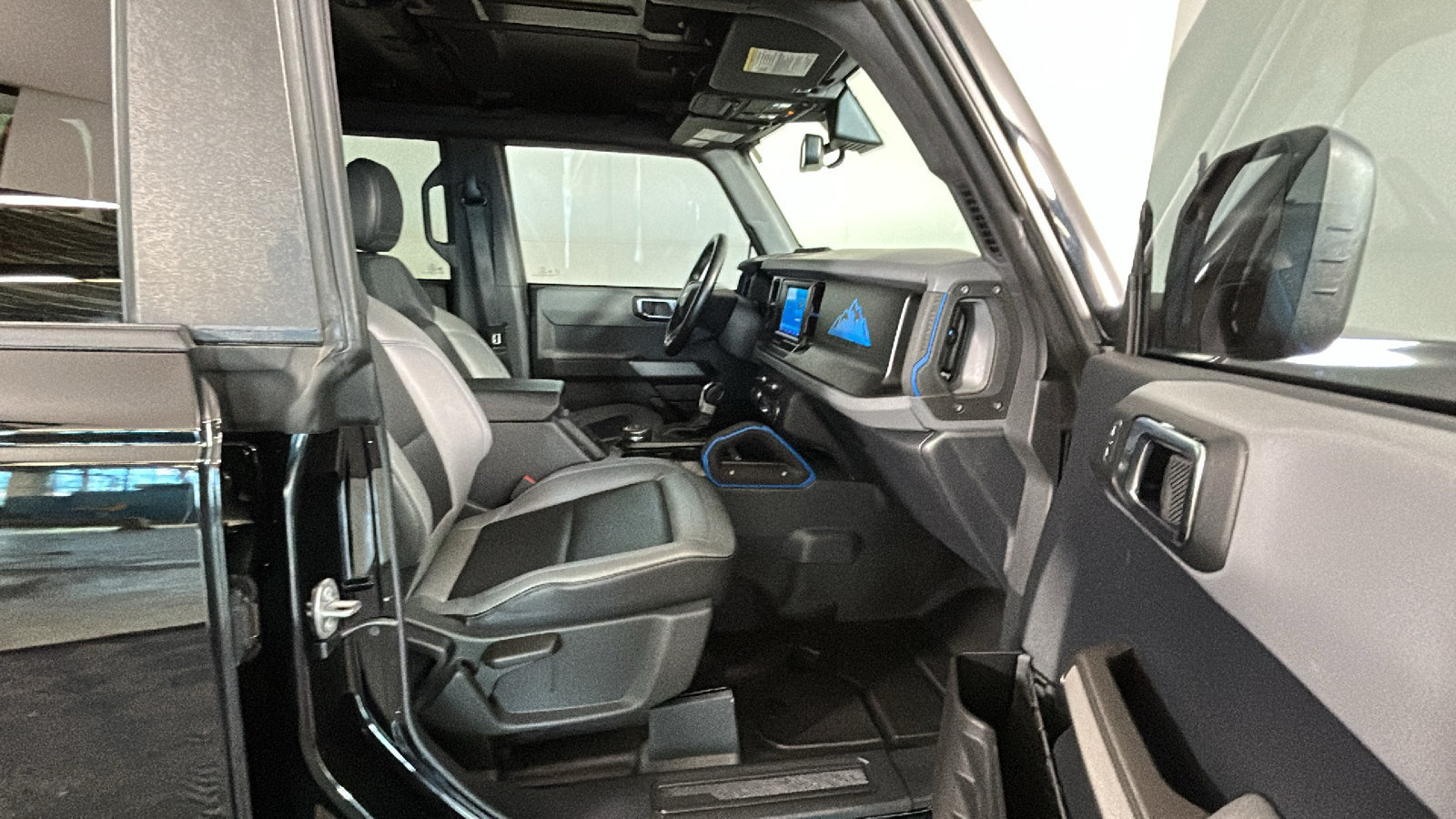 Used 2022 Ford Bronco Black Diamond w/ Sasquatch Package AWD/4WD image 34