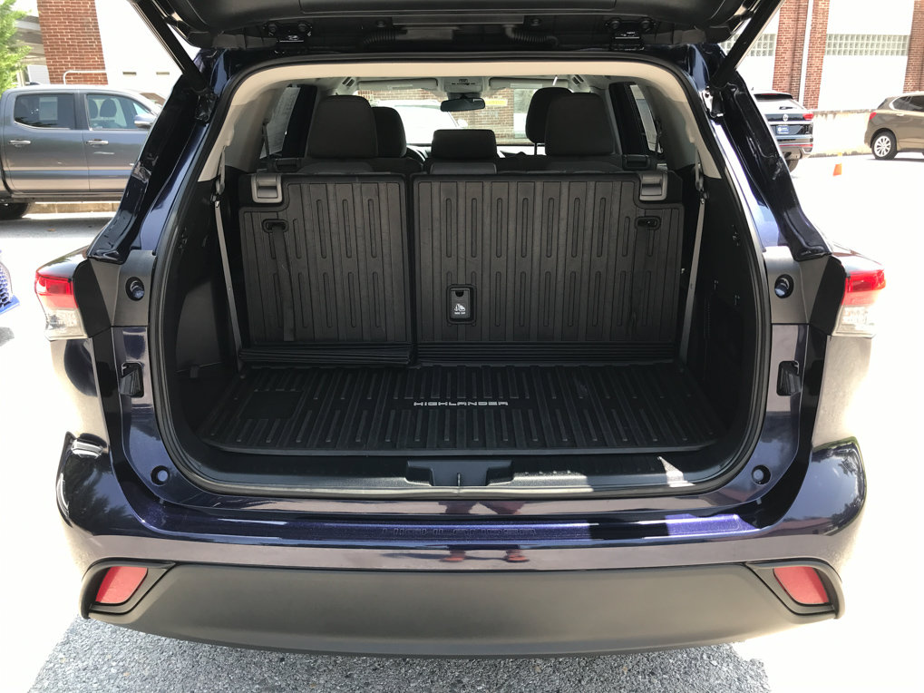Used 2023 Toyota Highlander LE FWD image 26