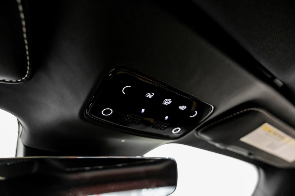 Used 2022 Ferrari SF90 Spider image 23