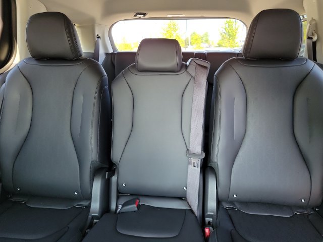 New 2027 Kia Carnival EX FWD image 11