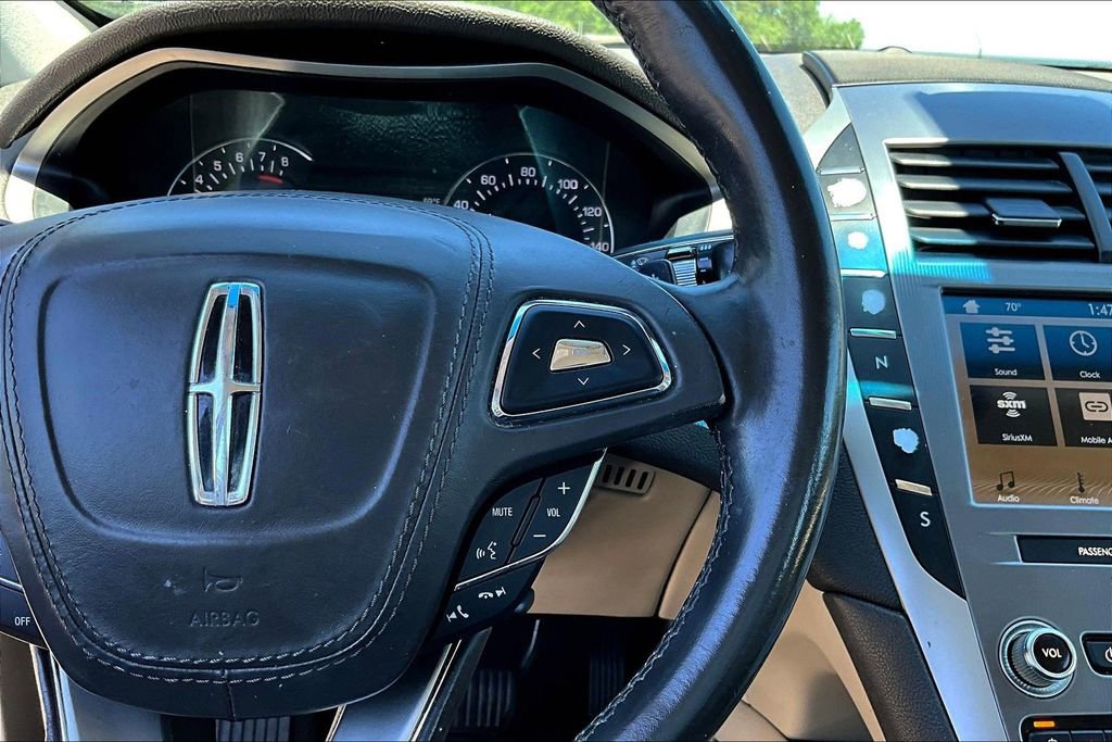 Used 2019 Lincoln MKZ Premiere FWD image 14