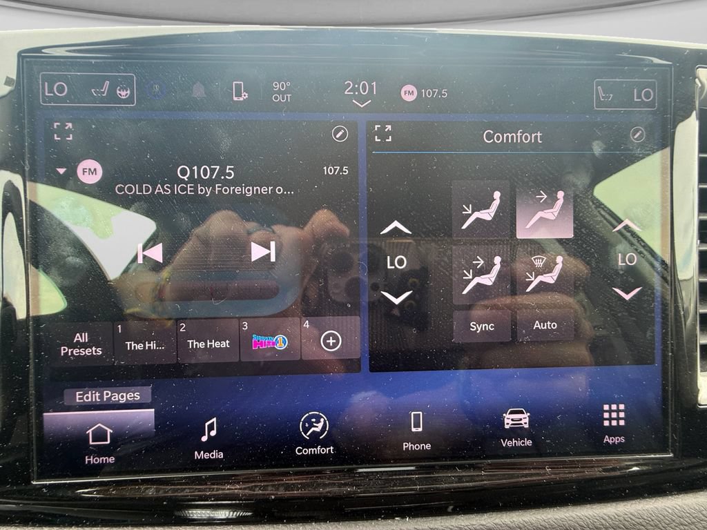 Used 2024 Chrysler Pacifica Touring-L FWD image 24