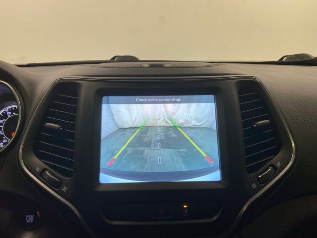 Used 2022 Jeep Cherokee Latitude Lux w/ Sun & Sound Group AWD/4WD image 12