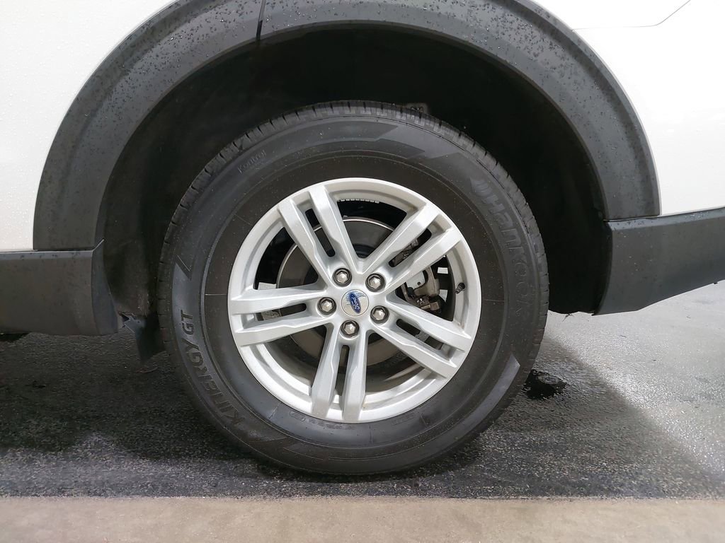 Used 2022 Ford Explorer XLT w/ Equipment Group 202A image 32