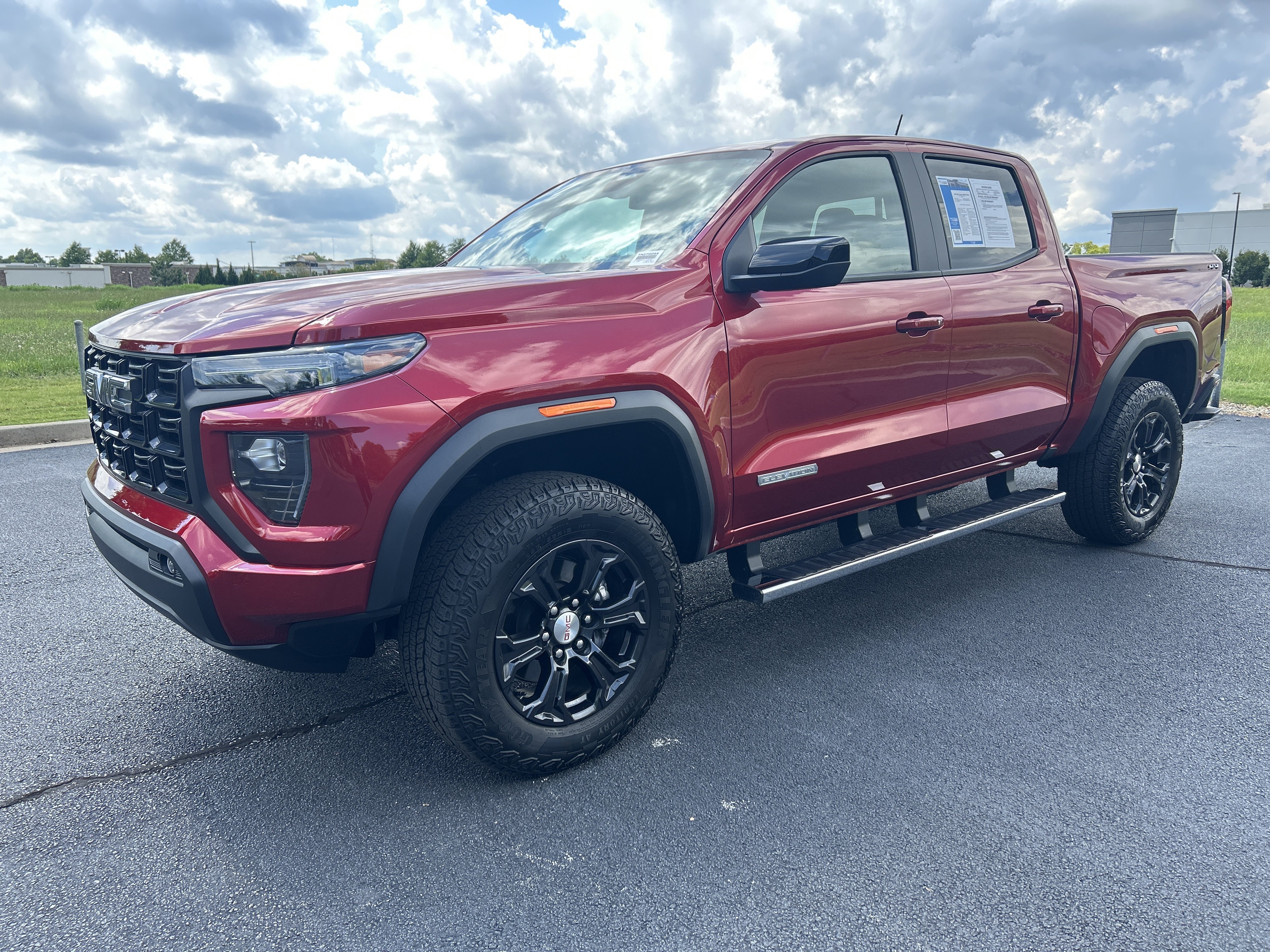 Used 2024 GMC Canyon Elevation w/ Convenience Package AWD/4WD image 5