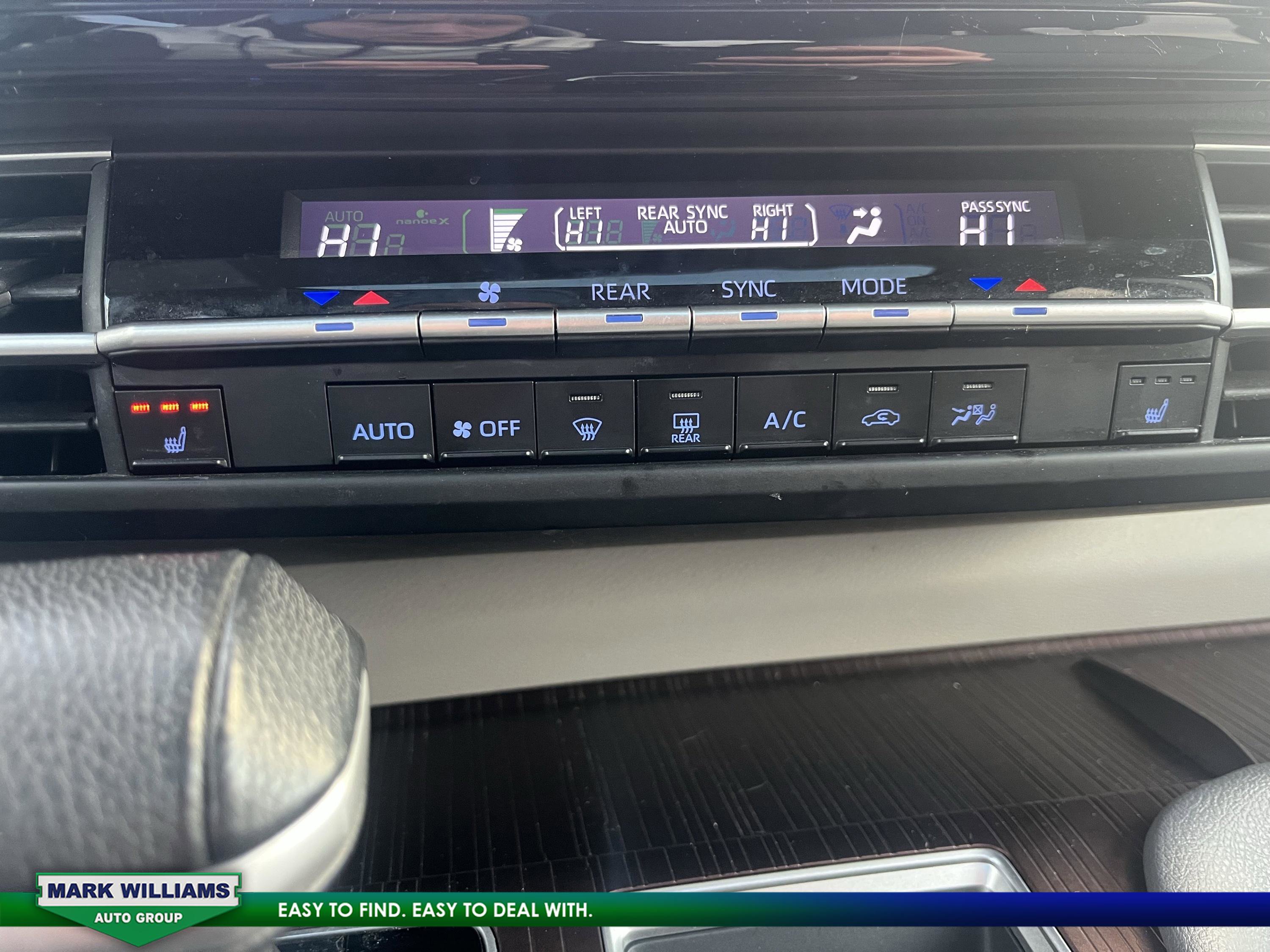 Used 2021 Toyota Sienna XLE image 18