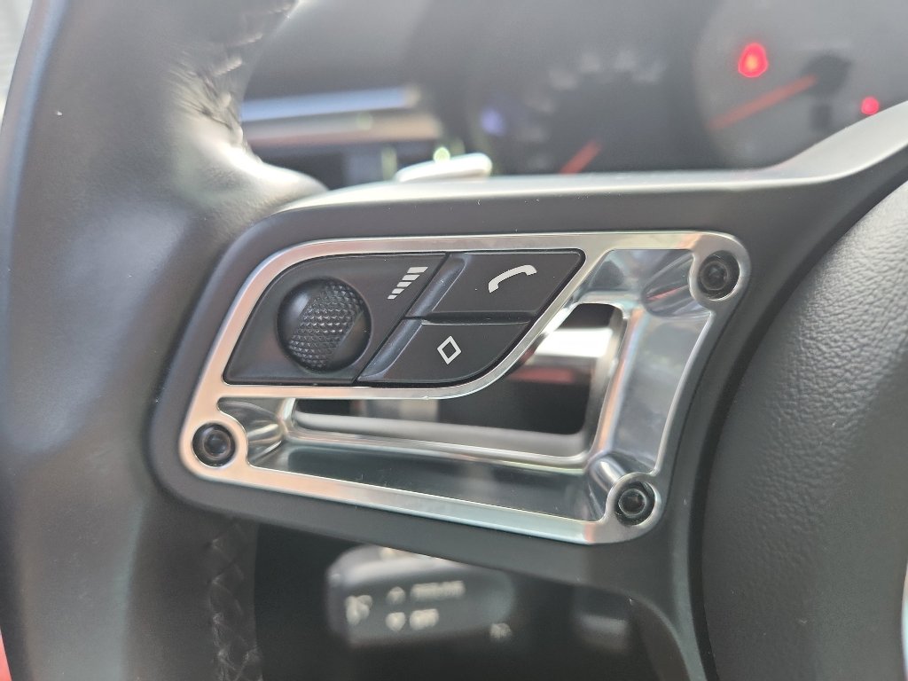 Certified 2021 Porsche Macan S image 22