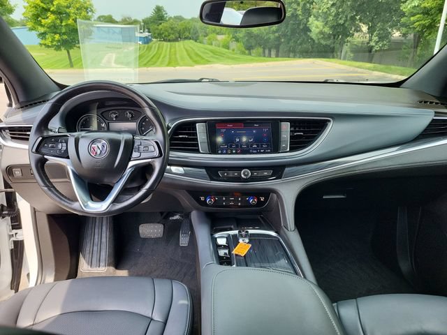 Used 2023 Buick Enclave Essence AWD/4WD image 17