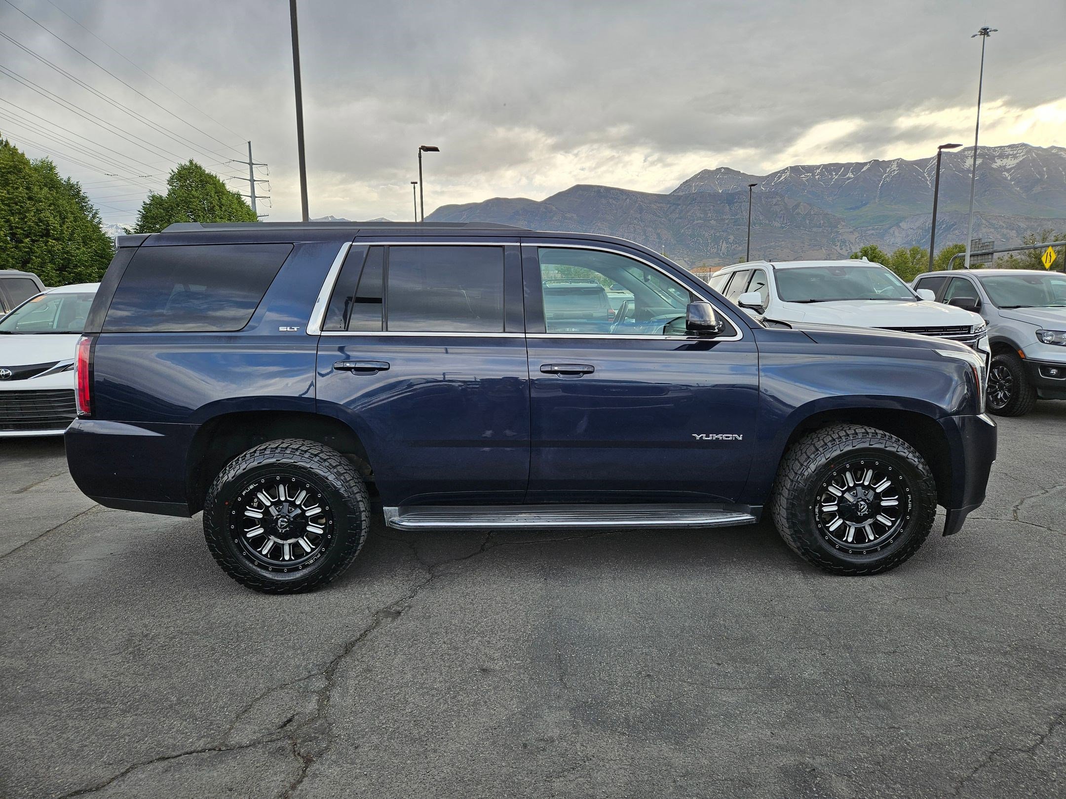 Used 2018 GMC Yukon SLT w/ Open Road Package AWD/4WD image 2