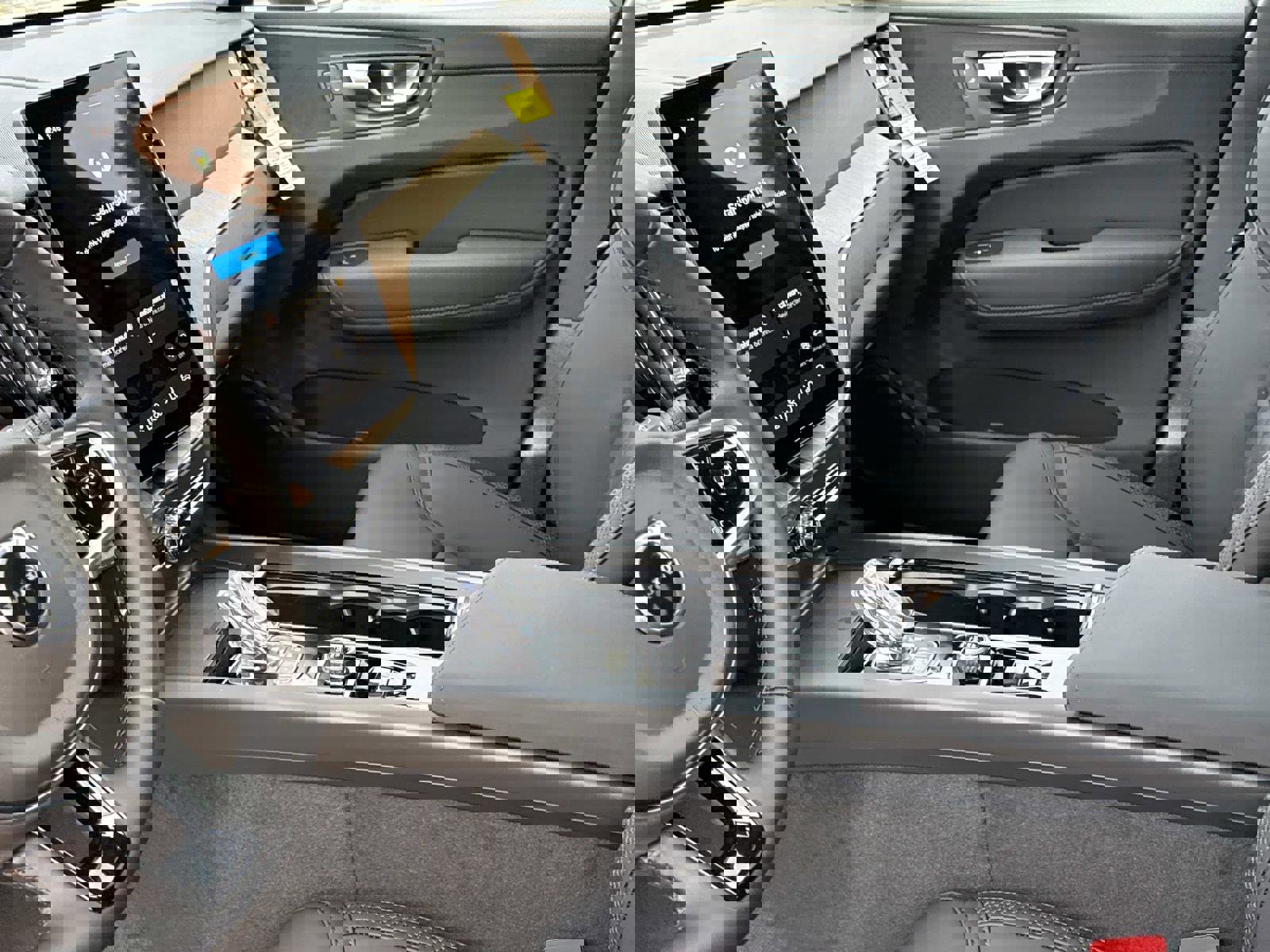 New 2026 Volvo XC60 B5 Plus w/ Climate Package image 18