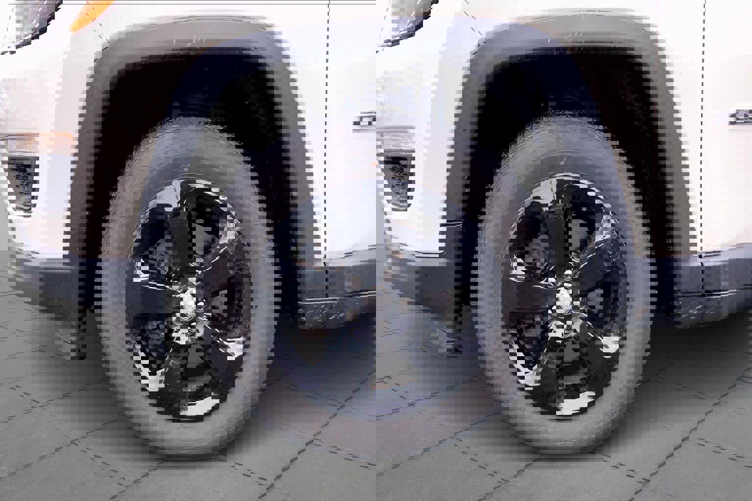 Used 2019 Jeep Compass Latitude w/ Cold Weather Group image 11