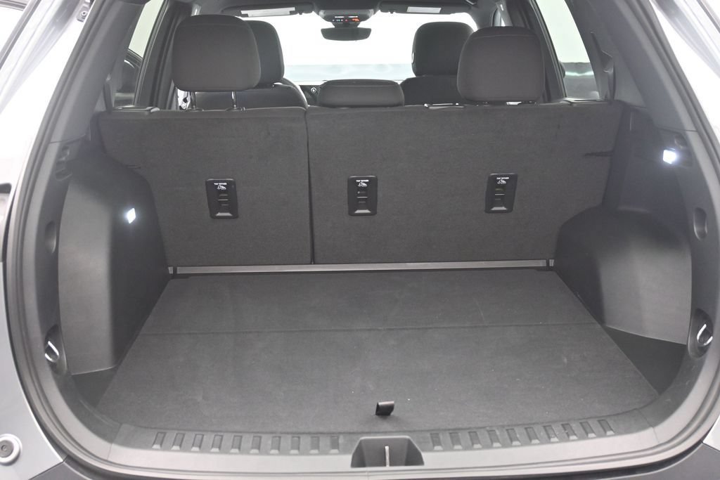 Used 2026 Chevrolet Equinox LT w/ Safety and Technology Package FWD image 15