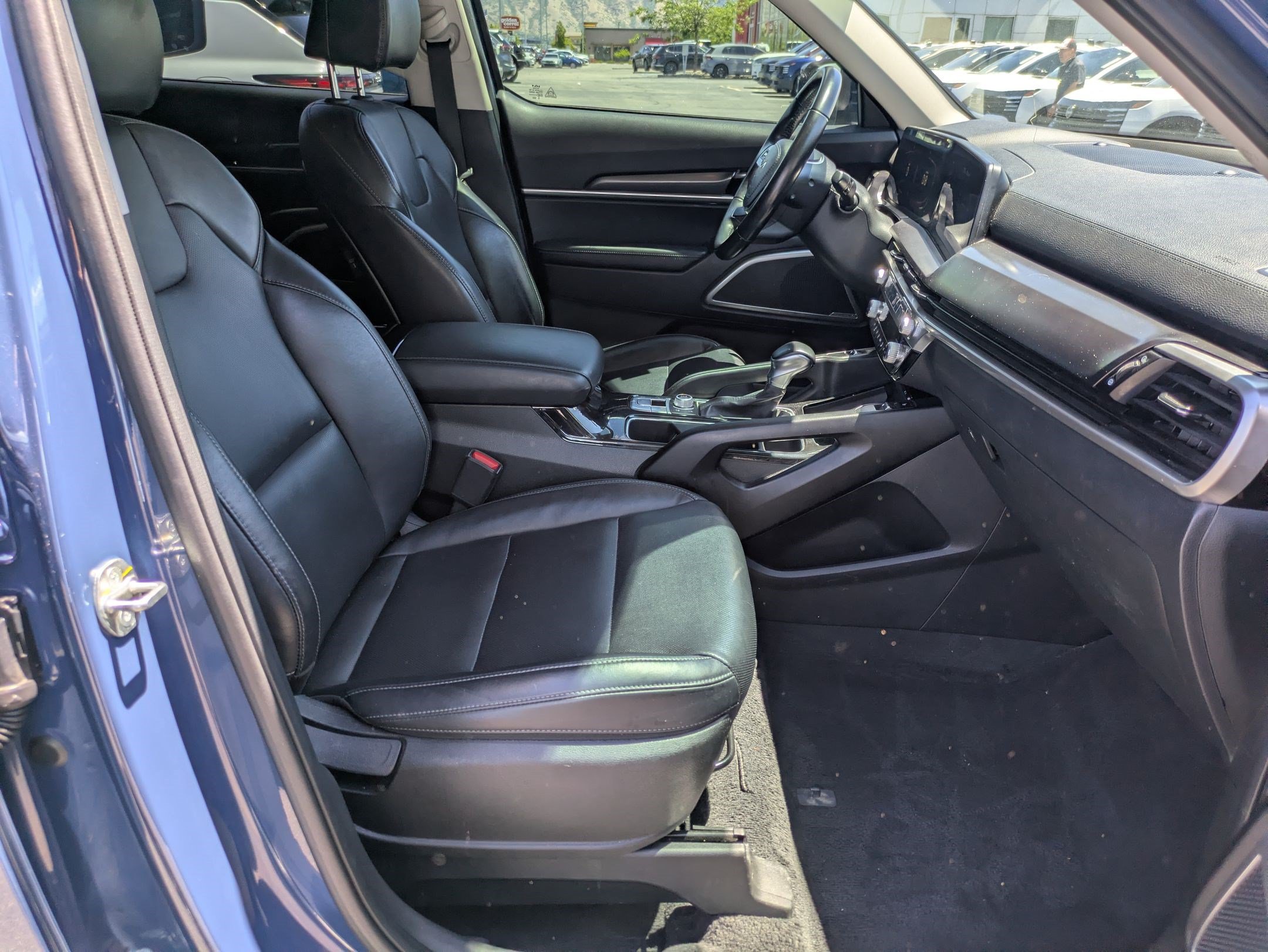 Used 2023 Kia Telluride S AWD/4WD image 34