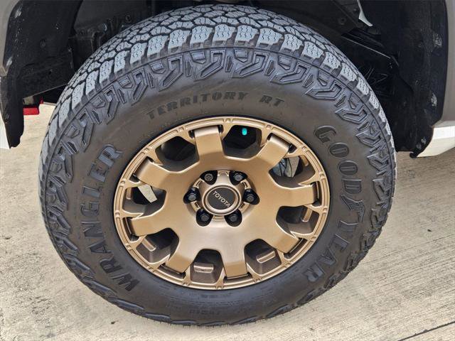 Certified 2025 Toyota Tacoma Trailhunter image 9