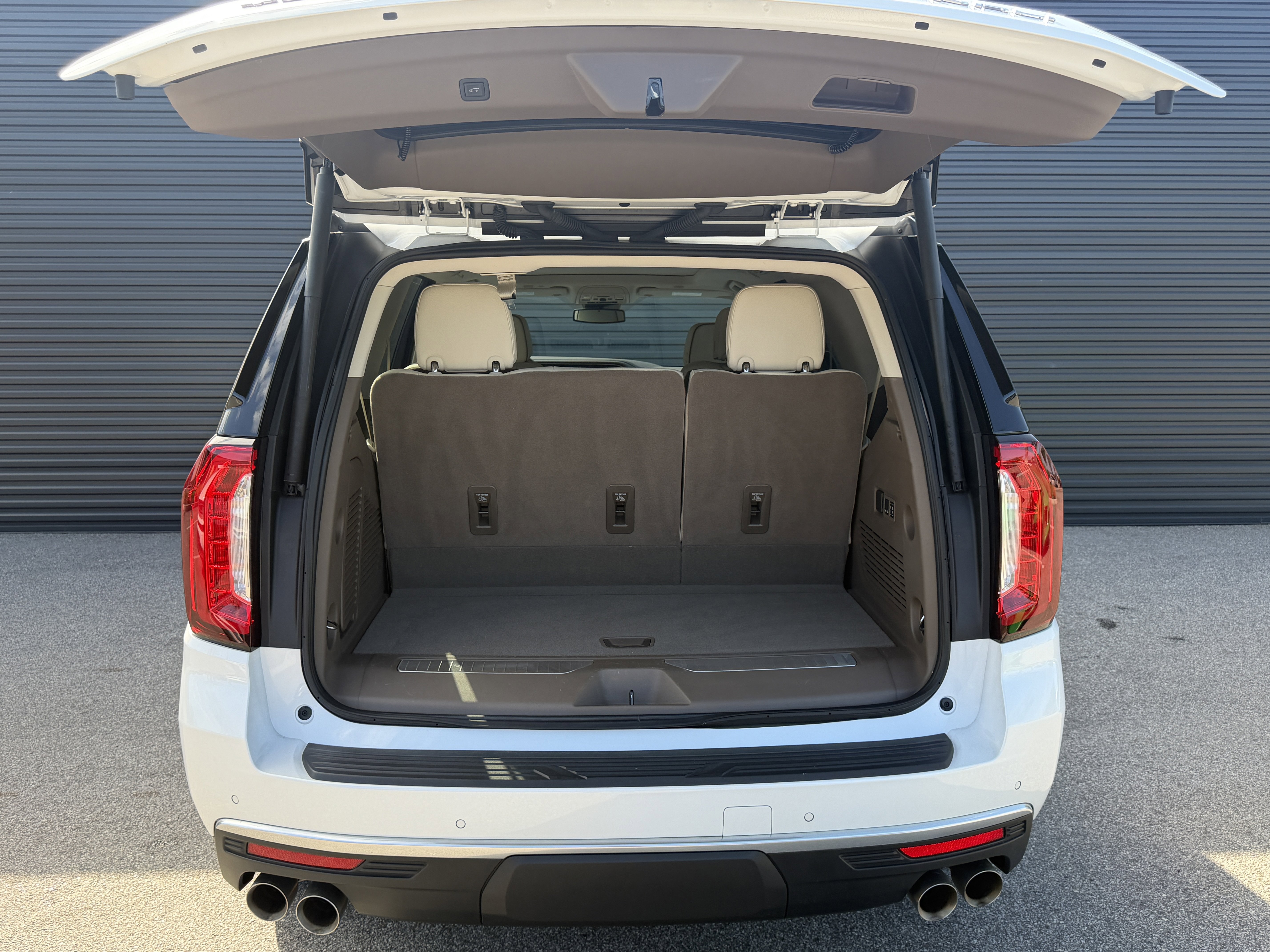 Used 2024 GMC Yukon Denali image 39