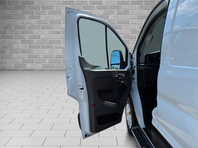 Certified 2025 Ford Transit 250 Low Roof RWD image 12