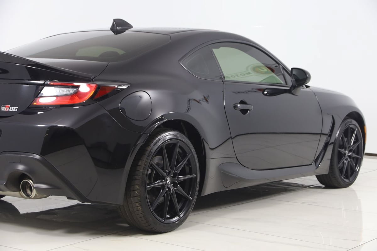 Used 2024 Toyota GR86 Premium RWD image 41