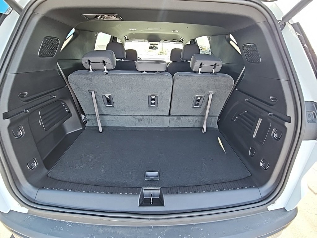 New 2026 Chevrolet Traverse LT image 13