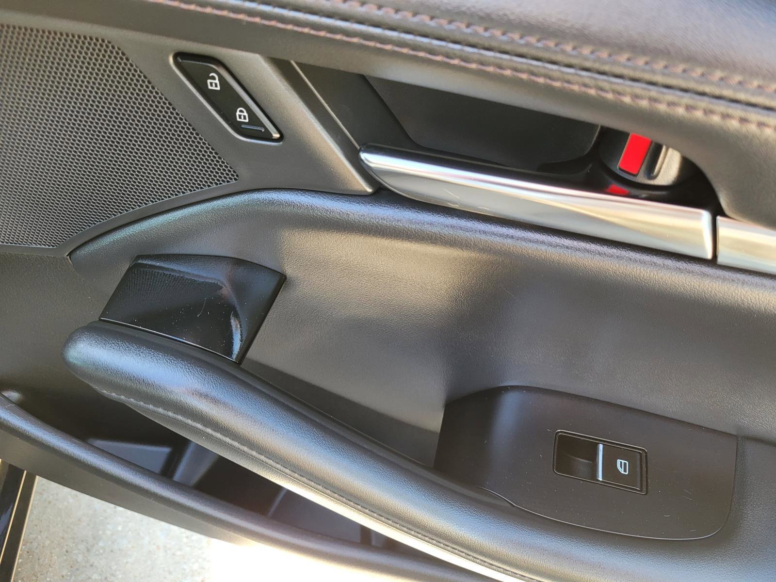 Used 2019 MAZDA MAZDA3 Hatchback FWD image 8