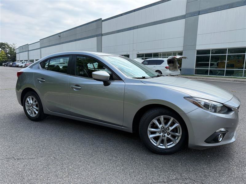 Used 2014 MAZDA MAZDA3 i Touring w/ Technology Package FWD image 12