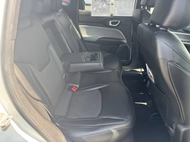 Certified 2024 Jeep Compass Latitude AWD/4WD image 16