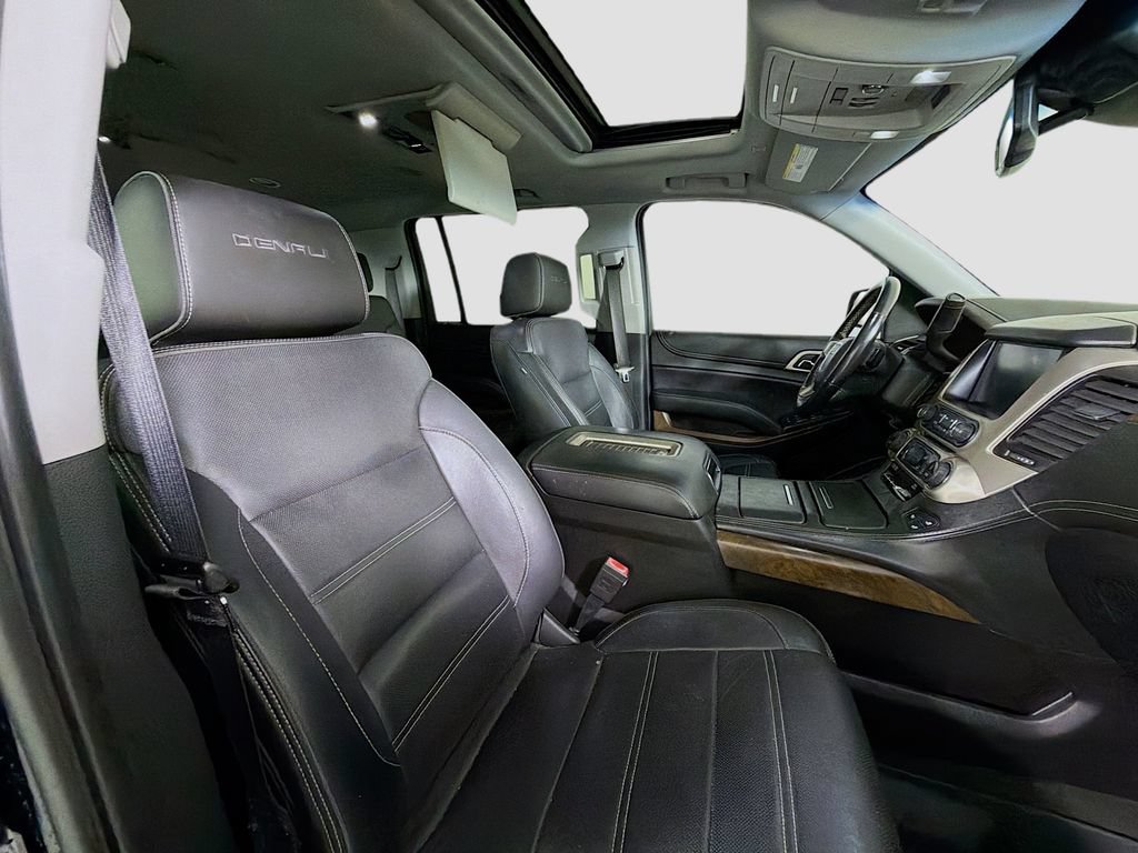 Used 2018 GMC Yukon XL Denali w/ Open Road Package RWD image 32