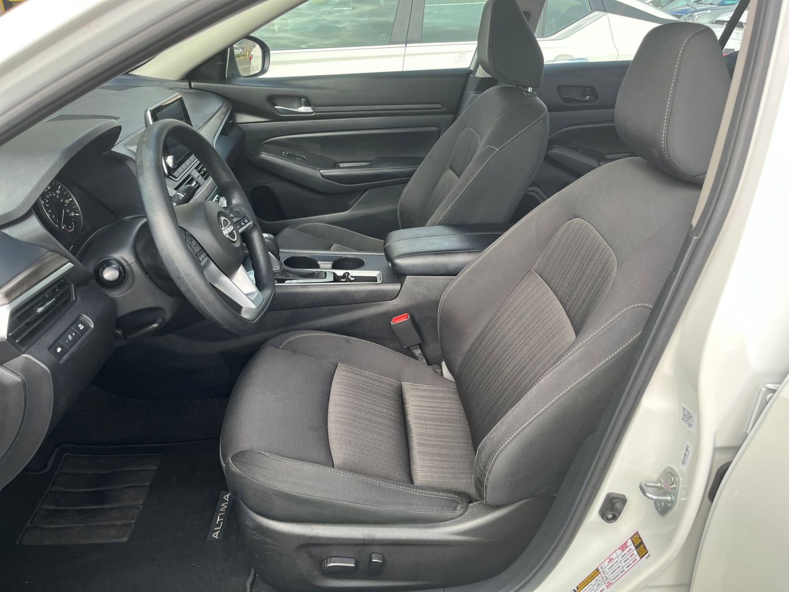 Used 2025 Nissan Altima 2.5 SV image 28