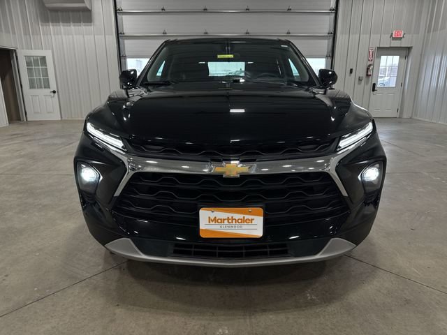 Used 2025 Chevrolet Blazer LT AWD/4WD image 3