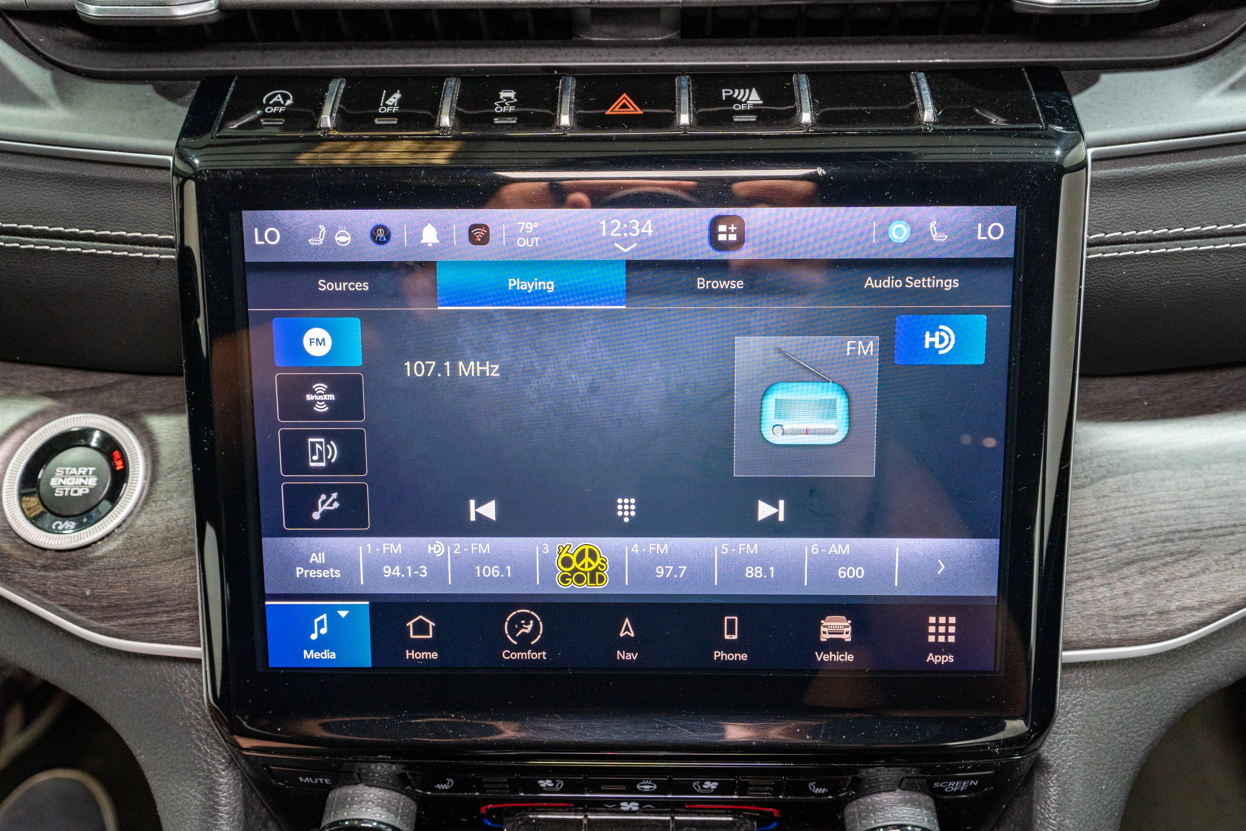 Used 2022 Jeep Grand Cherokee L Limited w/ Luxury Tech Group II AWD/4WD image 21