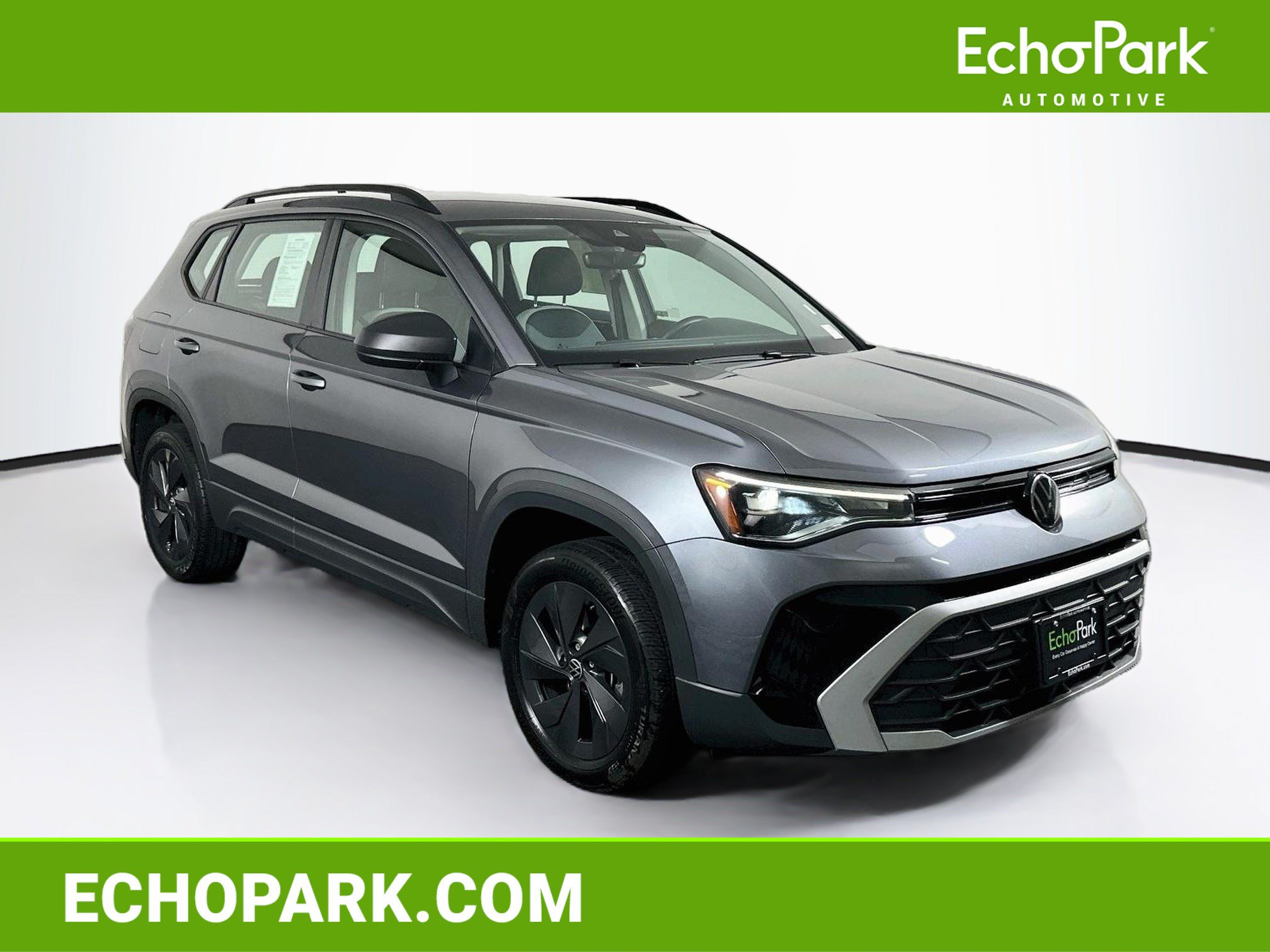 Used 2025 Volkswagen Taos S FWD image 1