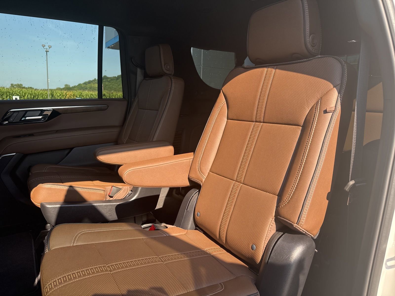 New 2025 Chevrolet Suburban High Country image 18