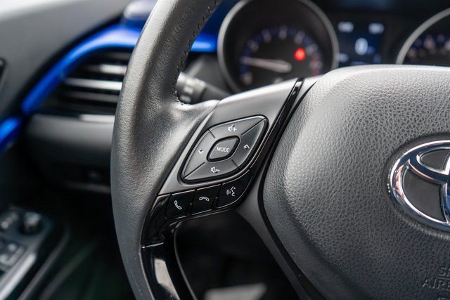 Used 2022 Toyota C-HR XLE FWD image 13