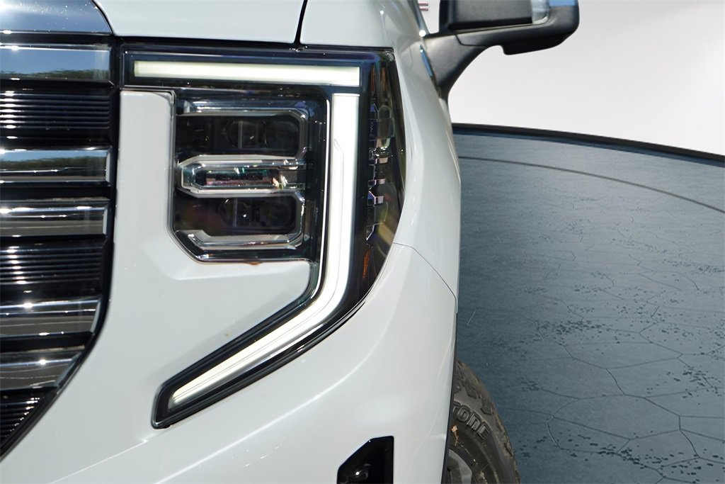 New 2026 GMC Sierra 1500 SLT image 2