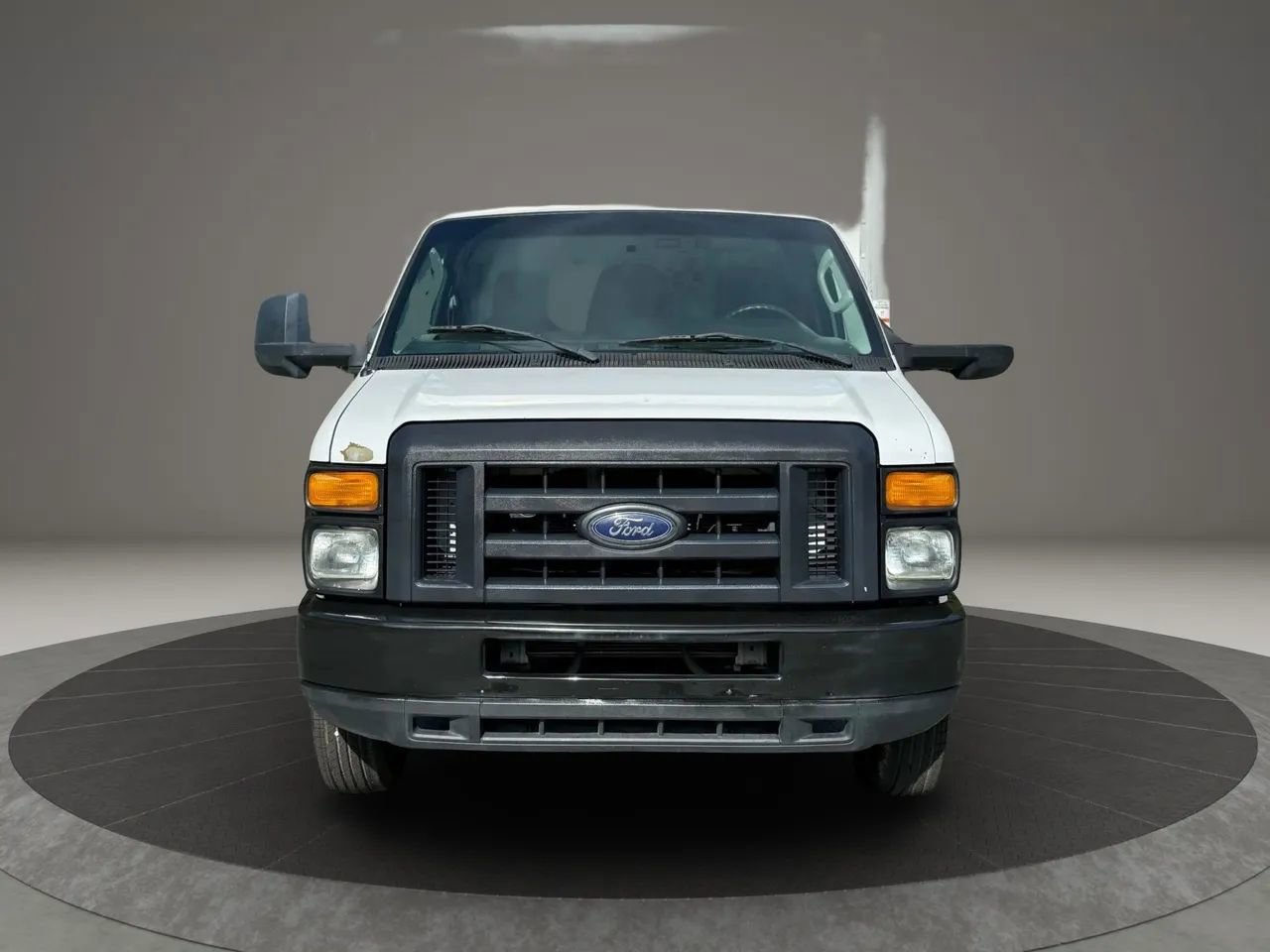 Used 2016 Ford E-350 and Econoline 350 Super Duty image 2