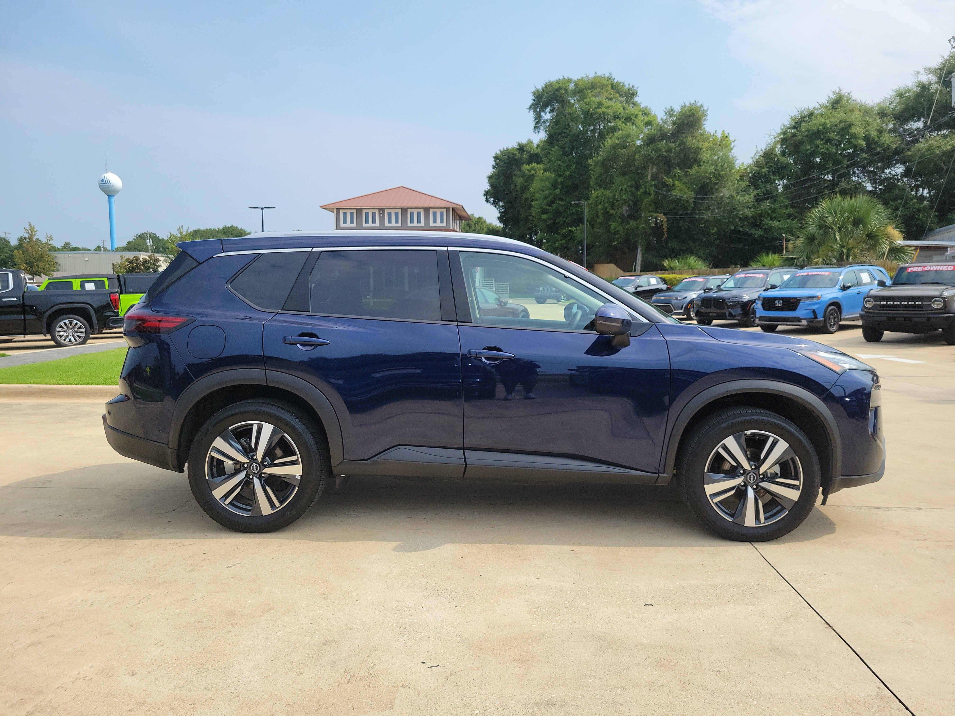 Used 2026 Nissan Rogue SL FWD image 6