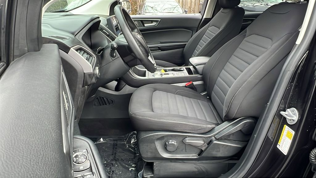 Used 2022 Ford Edge SE w/ Black Appearance Package image 16