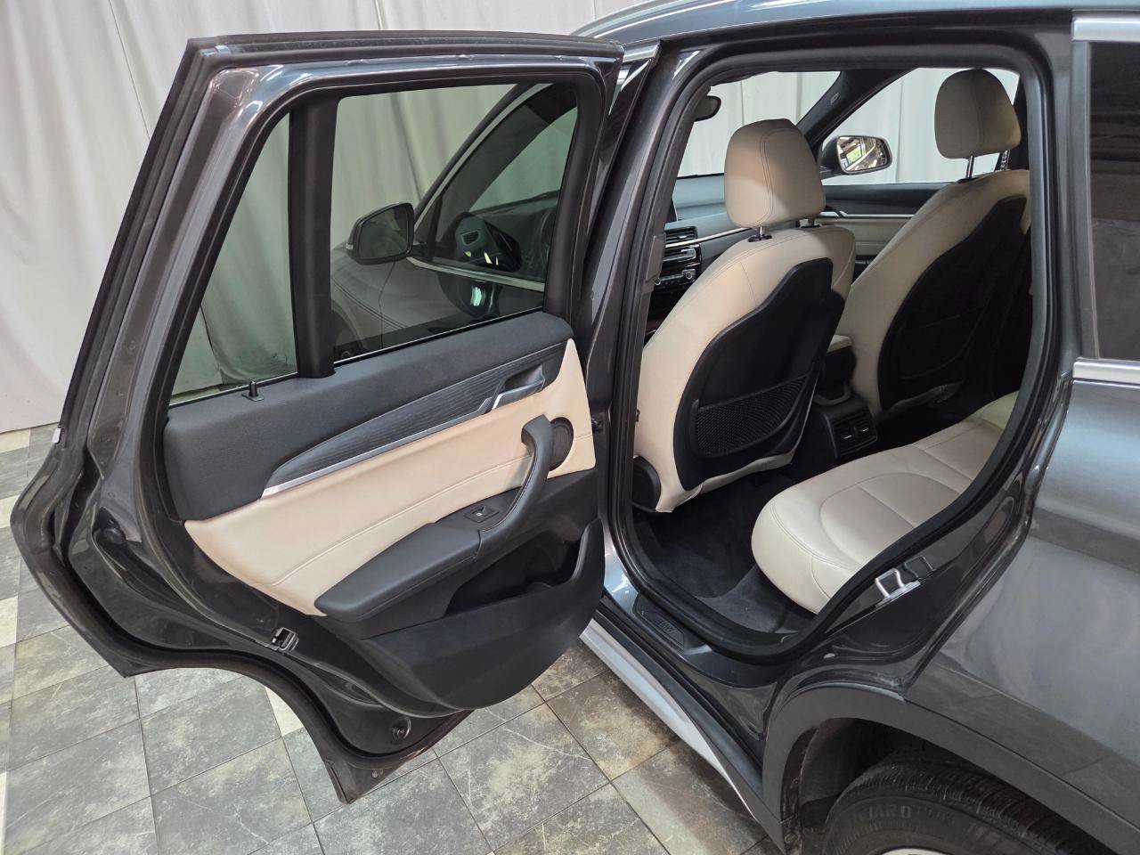 Used 2018 BMW X1 xDrive28i AWD/4WD image 11