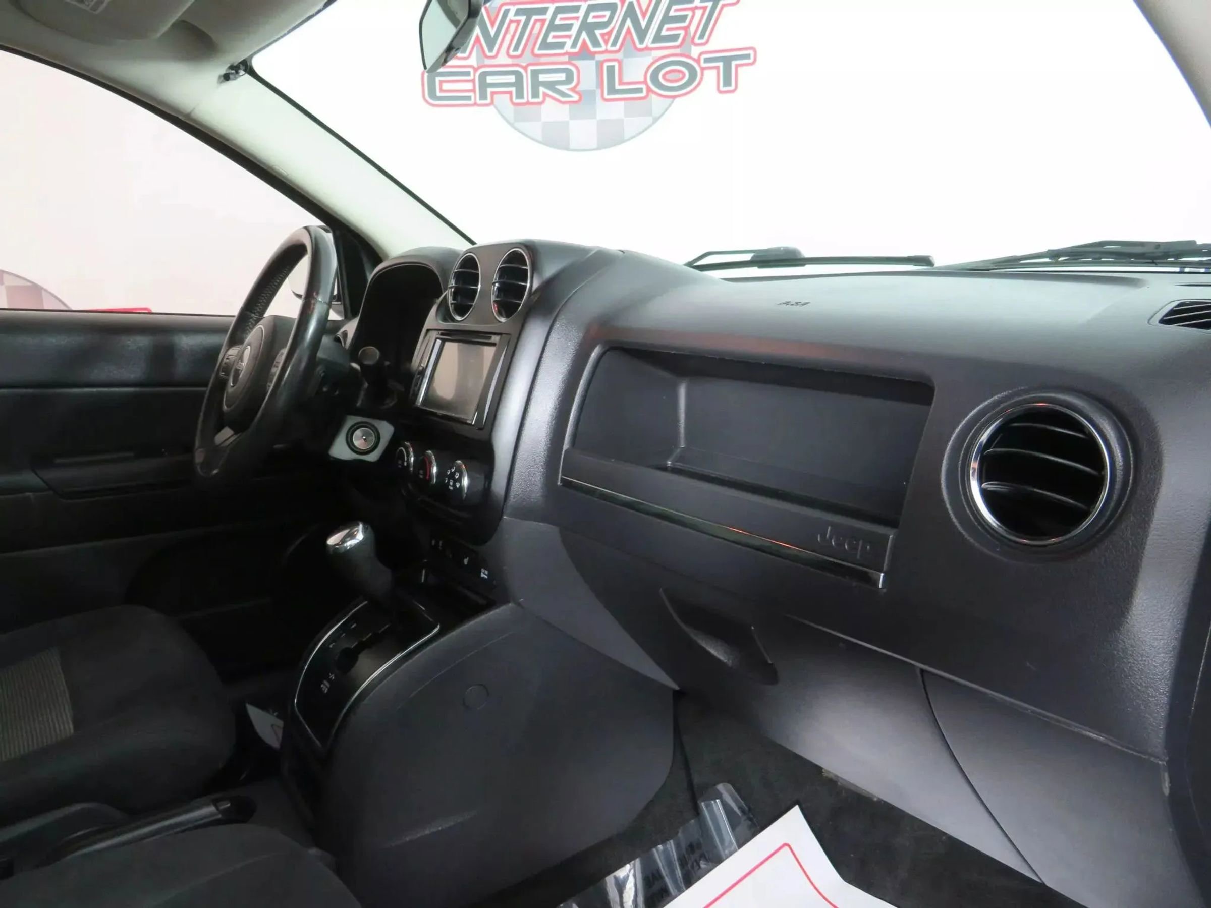 Used 2013 Jeep Compass Latitude w/ Sun/Sound Group FWD image 12