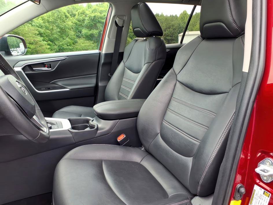 Used 2021 Toyota RAV4 XLE Premium AWD/4WD image 16