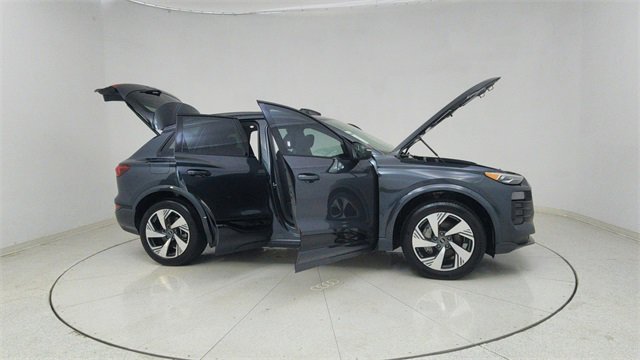 Used 2025 Audi Q6 e-tron Premium w/ Convenience Package image 70