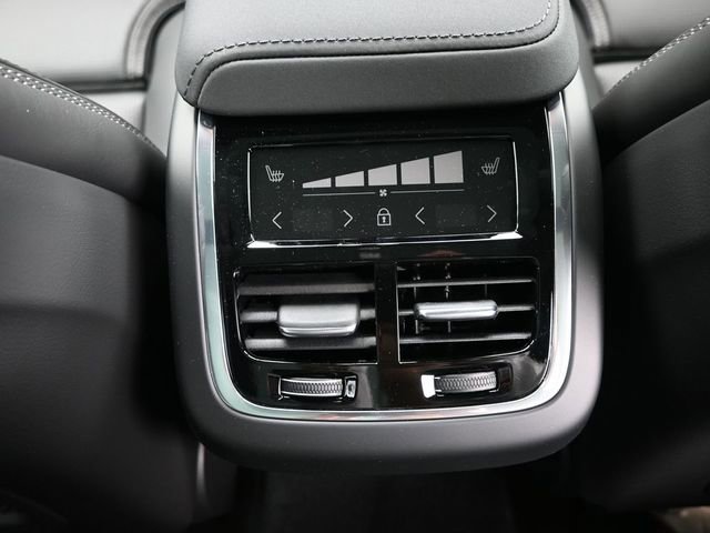 New 2026 Volvo XC60 B5 Ultra w/ Climate Package image 32