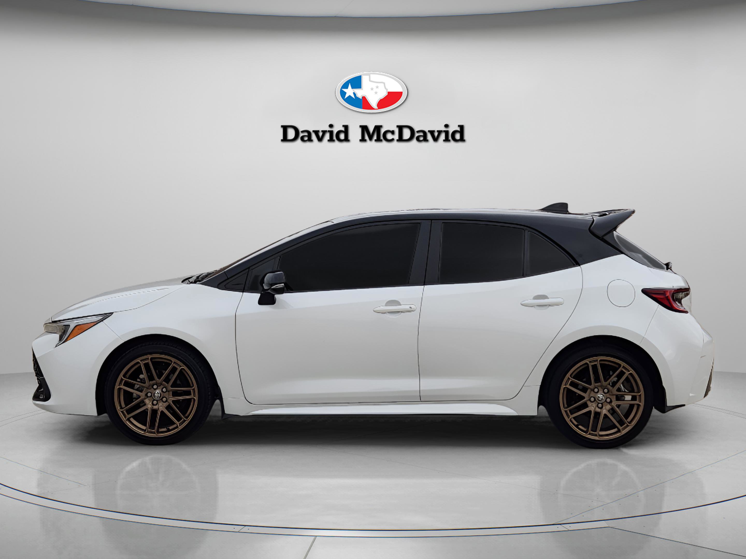 Used 2025 Toyota Corolla Hatchback image 2