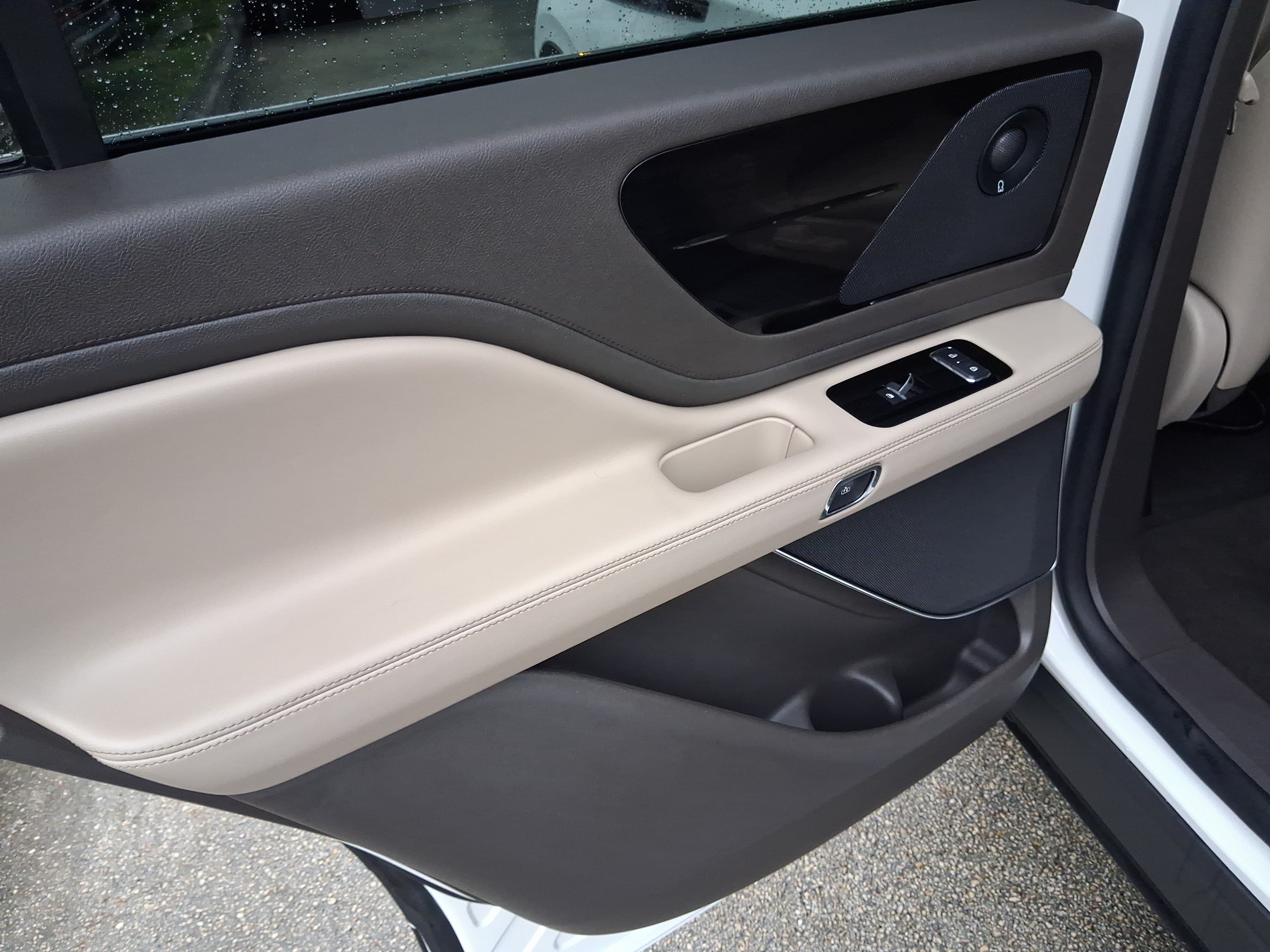 Certified 2023 Lincoln Aviator Reserve w/ Elements Package Plus RWD image 9