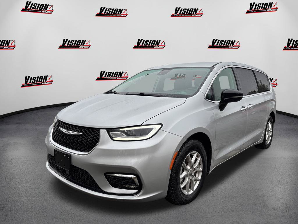 Used 2024 Chrysler Pacifica Touring-L