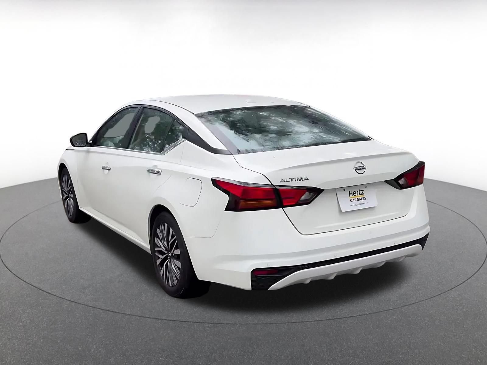 Used 2025 Nissan Altima 2.5 SV FWD image 11