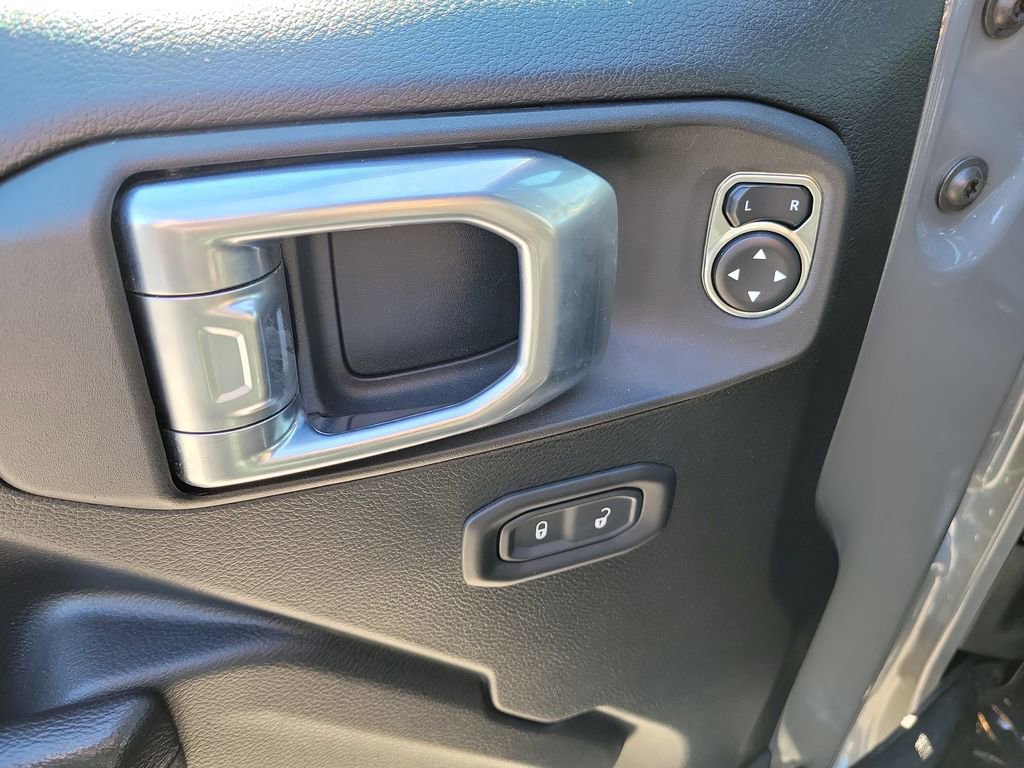 Used 2021 Jeep Wrangler Unlimited Sport image 19