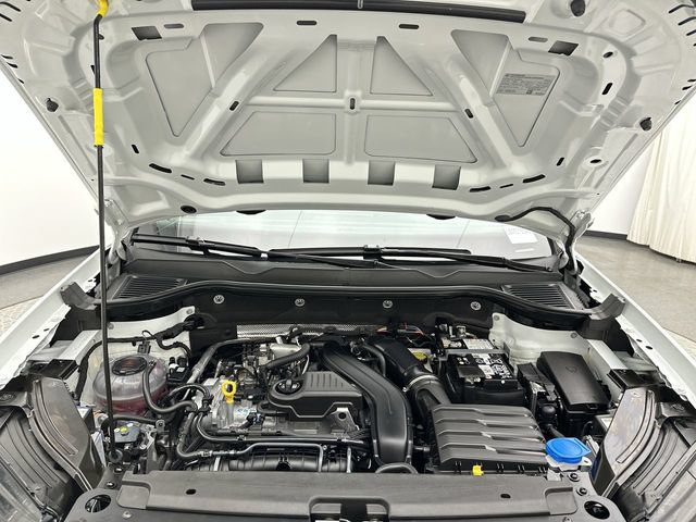 Used 2025 Volkswagen Taos SEL AWD/4WD image 26