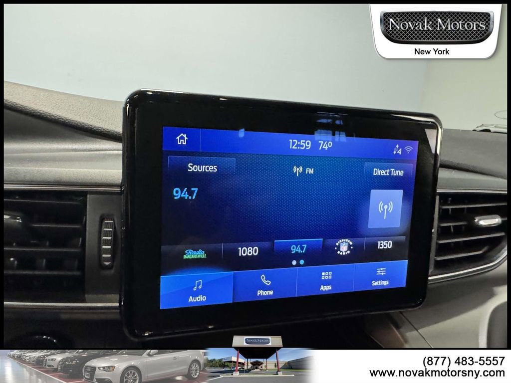 Used 2022 Ford Explorer XLT w/ Equipment Group 202A image 22