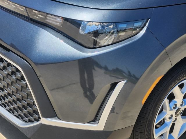 Certified 2025 Kia Soul LX w/ LX Technology Package FWD image 9