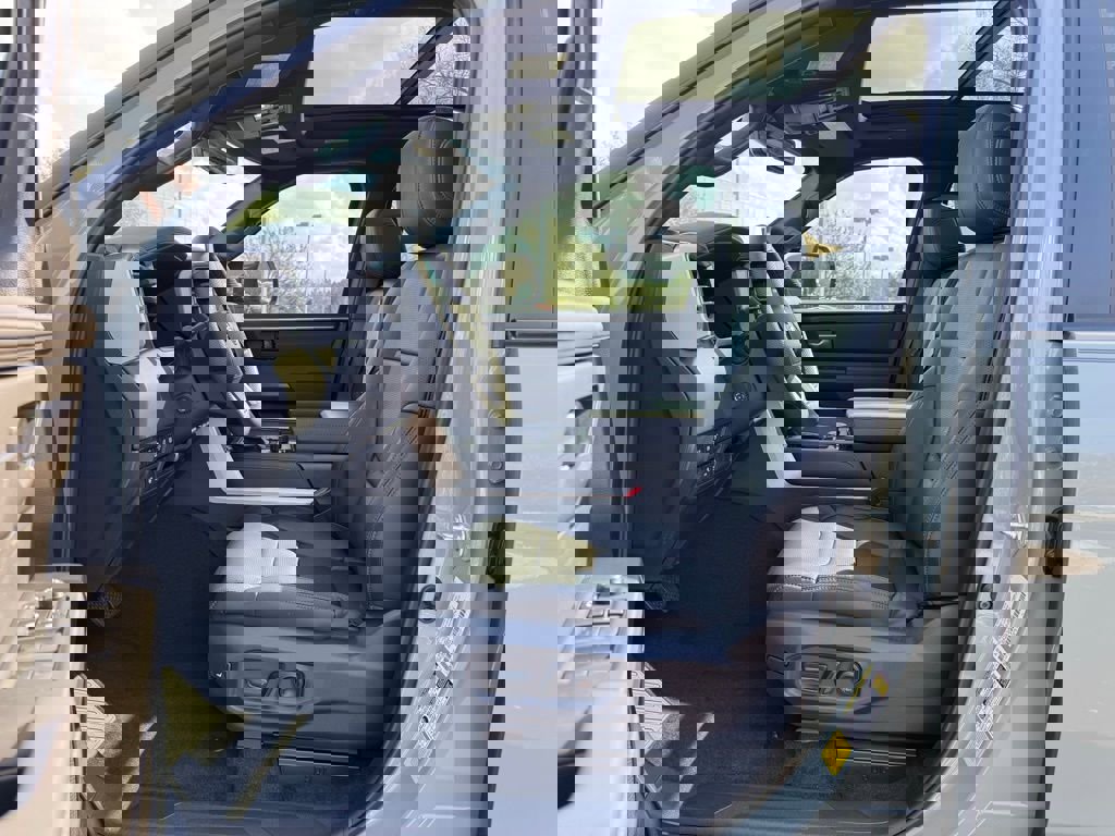 Used 2026 Toyota Sequoia Platinum image 18